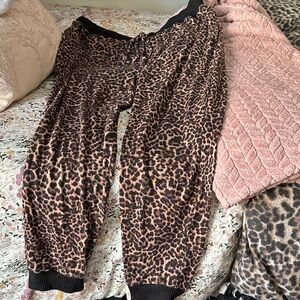 JOYSPUN Leopard Print Jogger Pants